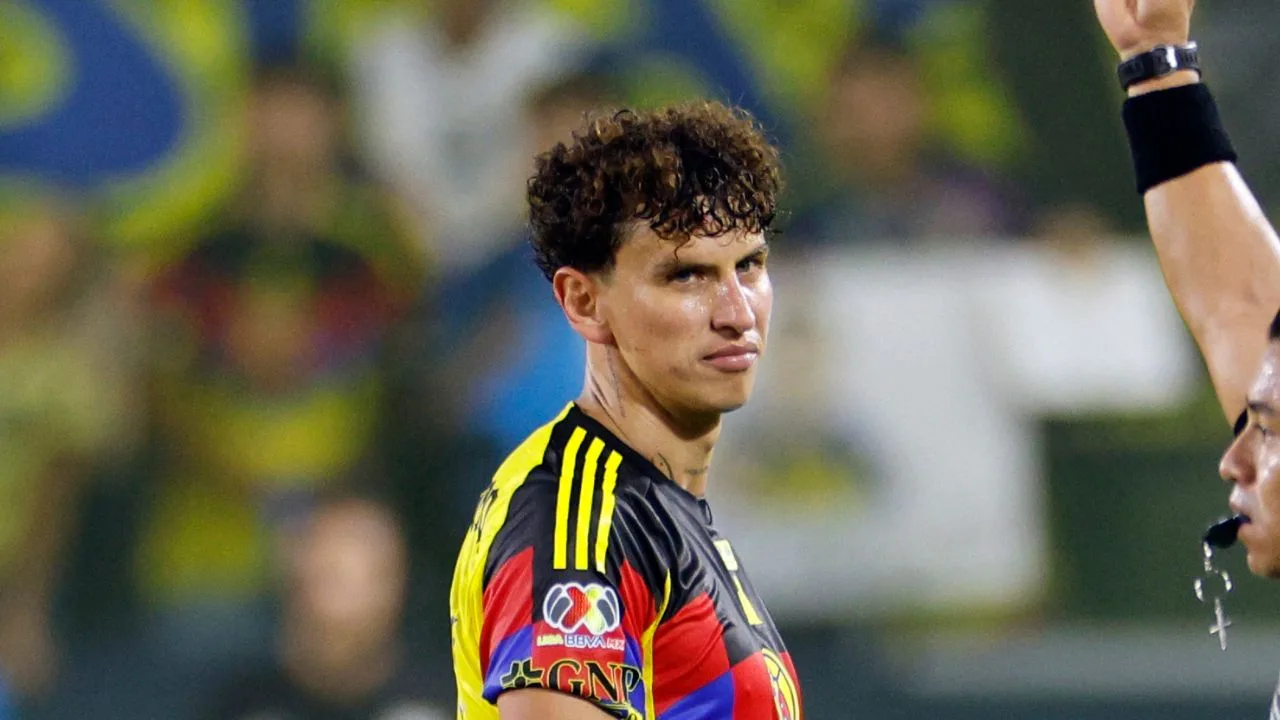 Igor Lichnovsky, defensor del América. 