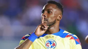 Julián Quiñones buscaría volver al América y ya tendría fecha de regreso a la Liga MX