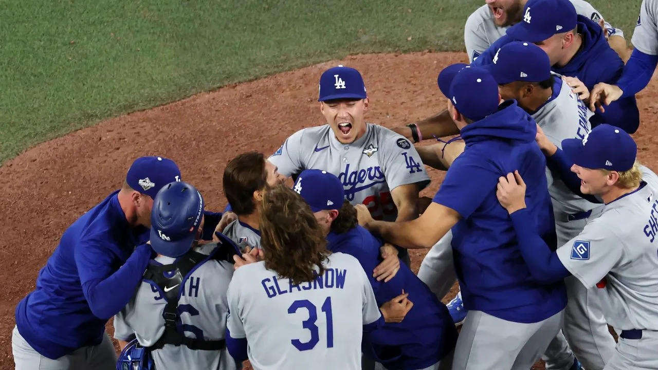 Los Angeles Dodgers se llevan la Serie Mundial ante Toronto Blue Jays.  