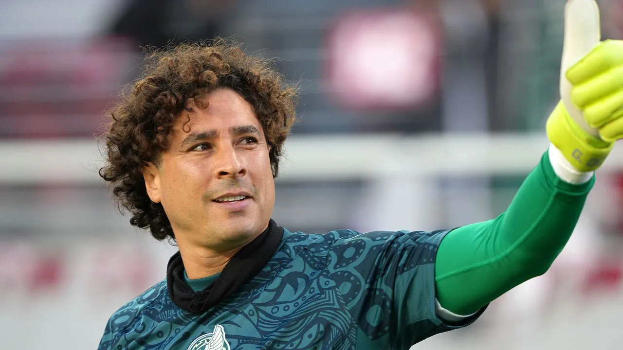 Memo Ochoa, portero del AEL Limassol. 