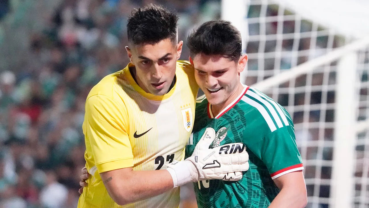 Los memes de México vs Uruguay.