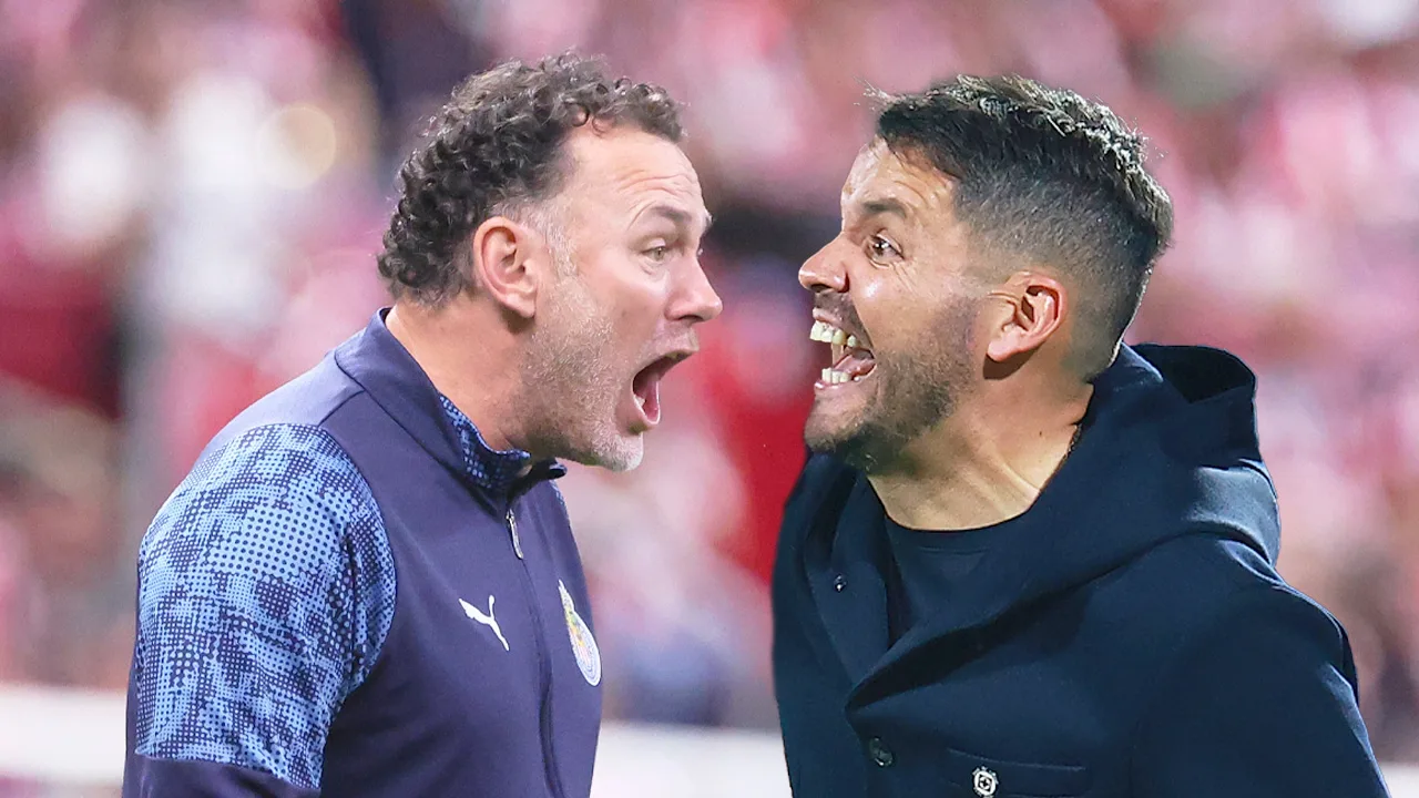 Gabriel Milito y Nicolás Larcamón se cruzan en Cruz Azul vs Chivas.