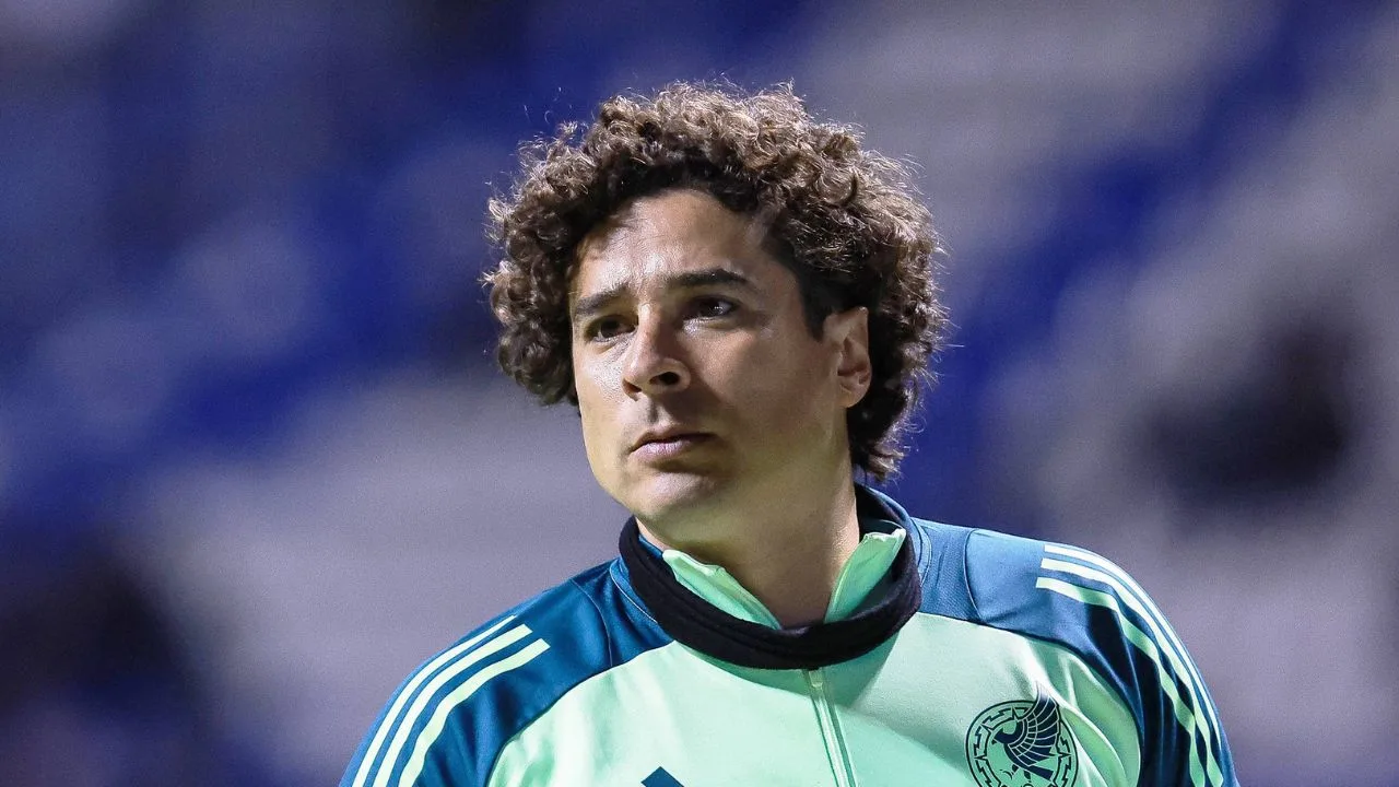 Memo Ochoa, portero del AEL Limassol.