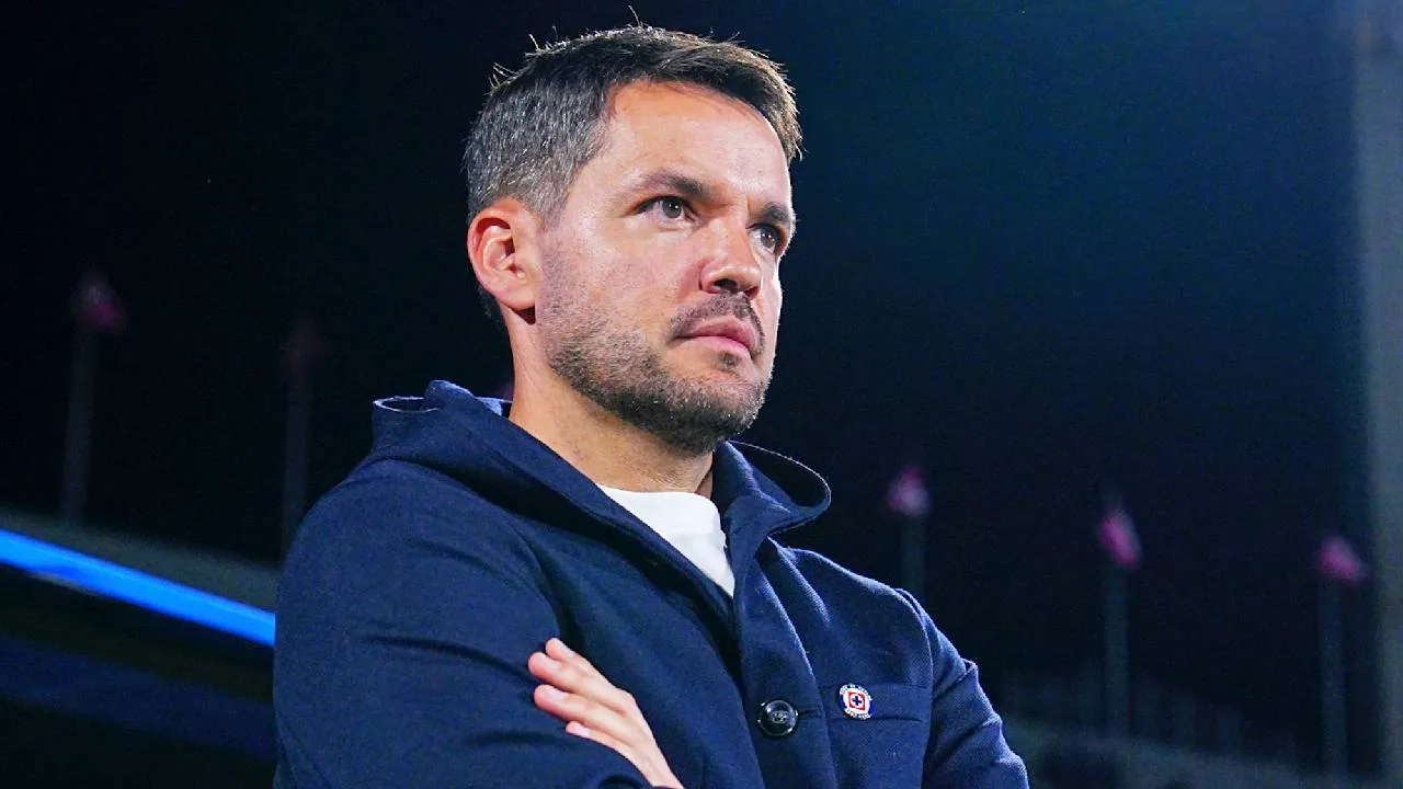 Nicolás Larcamón, director técnico de Cruz Azul.