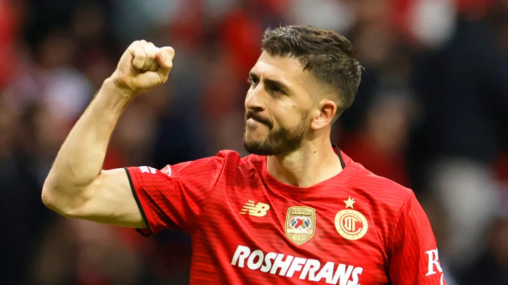 Paulinho consigue otra vez el campeón de goleo.