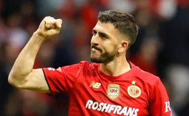 Paulinho consigue otra vez el campeón de goleo.