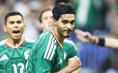 Raúl Jiménez protagonista de México vs Paraguay.