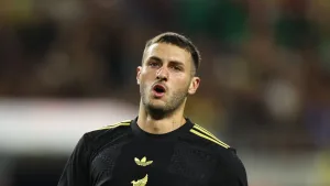 Santiago Gimenez sería usado como moneda de cambio por el AC Milan y su destino sorprende