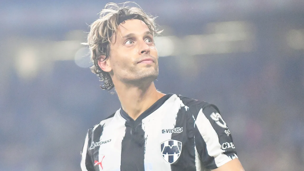 Sergio Canales y su futuro incierto en Monterrey.