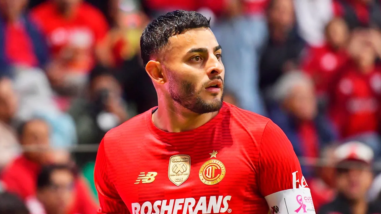 Alexis Vega ha recibido importante apoyo de parte del vestidor de Toluca.