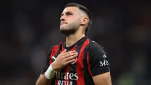 Santiago Giménez, AC Milan