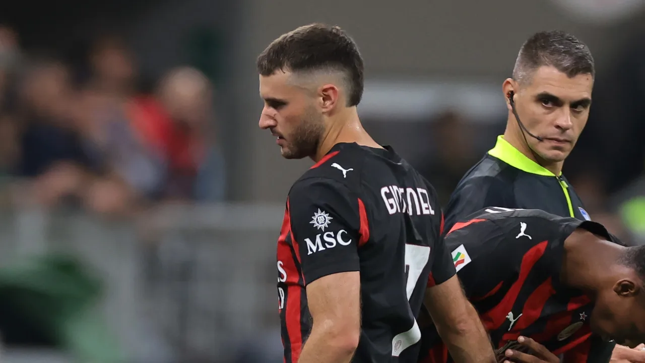 En medio de los rumores sobre Santiago Giménez, AC Milan tomó una fuerte decisión Santiago Giménez, AC Milan
