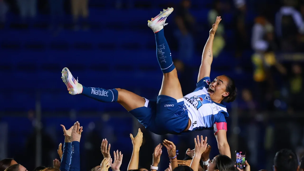 Mónica Ocampo, Pachuca