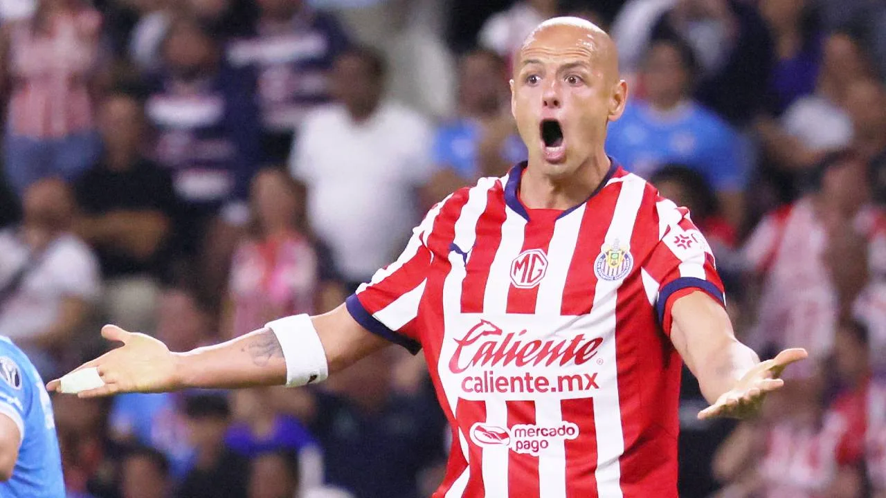 Chicharito revela que volver a Chivas fue un retroceso