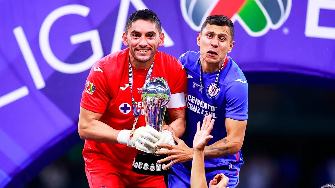 Un ex Cruz Azul revela si regresaría al club.