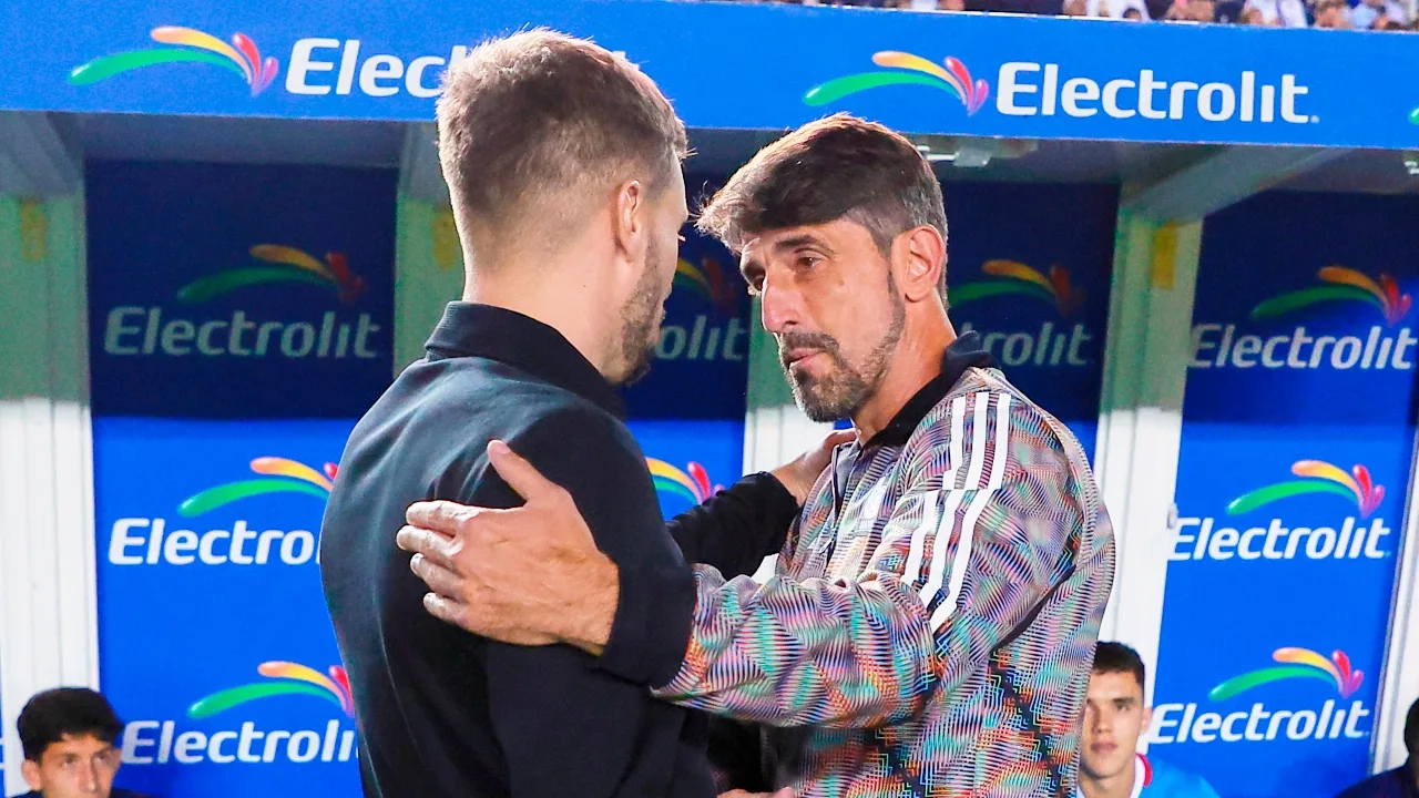 Ex entrenador de Cruz Azul a punto de dirigir a un grande de Argentina.