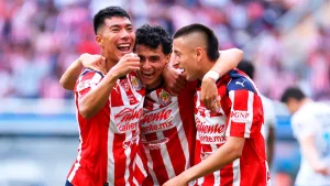 Liga MX elogia a estrella de Chivas tras su gran rendimiento en el Apertura 2025