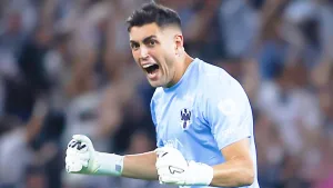 Tigres pelea el título del Apertura 2025 y Rayados de Monterrey está a punto de correr a su portero estrella por increíble razón