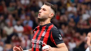 Sorpresiva revelación sobre Santiago Giménez de parte de la prensa italiana por su lesión y su futuro en AC Milan