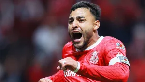 Alexis Vega se salvó de la tragedia gracias al hijo de estrella de Toluca y se acerca a la Final del Apertura 2025