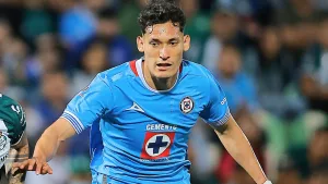 Chiquete Orozco rompe el silencio tras grave lesión con Cruz Azul y confirma lo peor: “El camino no será fácil”