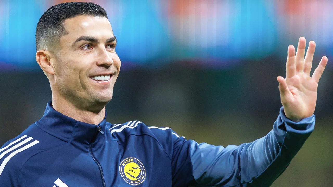 Tras una intensa temporada en el fútbol árabe, Cristiano Ronaldo ganó un reconocimiento que desató polémica. ¿Qué pasó?