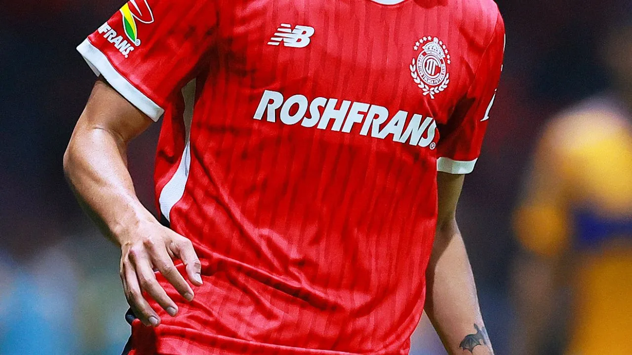 Imagen del jersey del Toluca, Campeón del Apertura 2025.