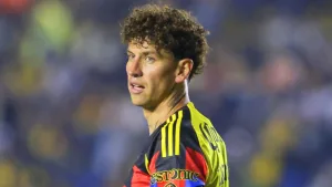 Igor Lichnovsky no llega a la firma de su divorcio, pero tiene romance con actriz en medio de rumores de salida del América