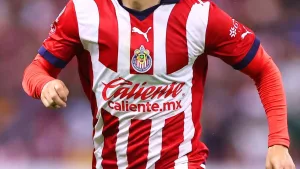 Leyenda de Chivas sigue los pasos de Chicharito y se va del equipo tras más de una década