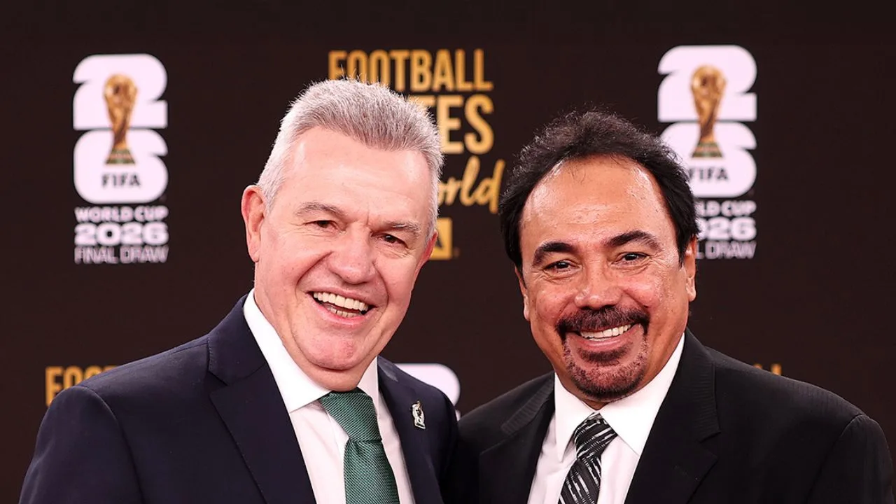 Javier Aguirre y Hugo Sánchez, en una foto tomada antes del sorteo. 