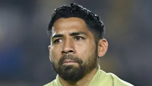 Javier Aquino se despide entre lágrimas de Tigres asegurando que no va a estar donde no lo quieren