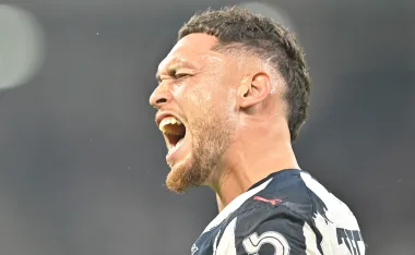 Lucas Ocampos causa baja en Monterrey.