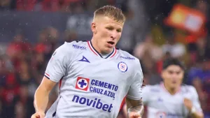 Mateusz Bogusz no saldría y este sería el sacrificado de Cruz Azul para registrar a Miguel Borja