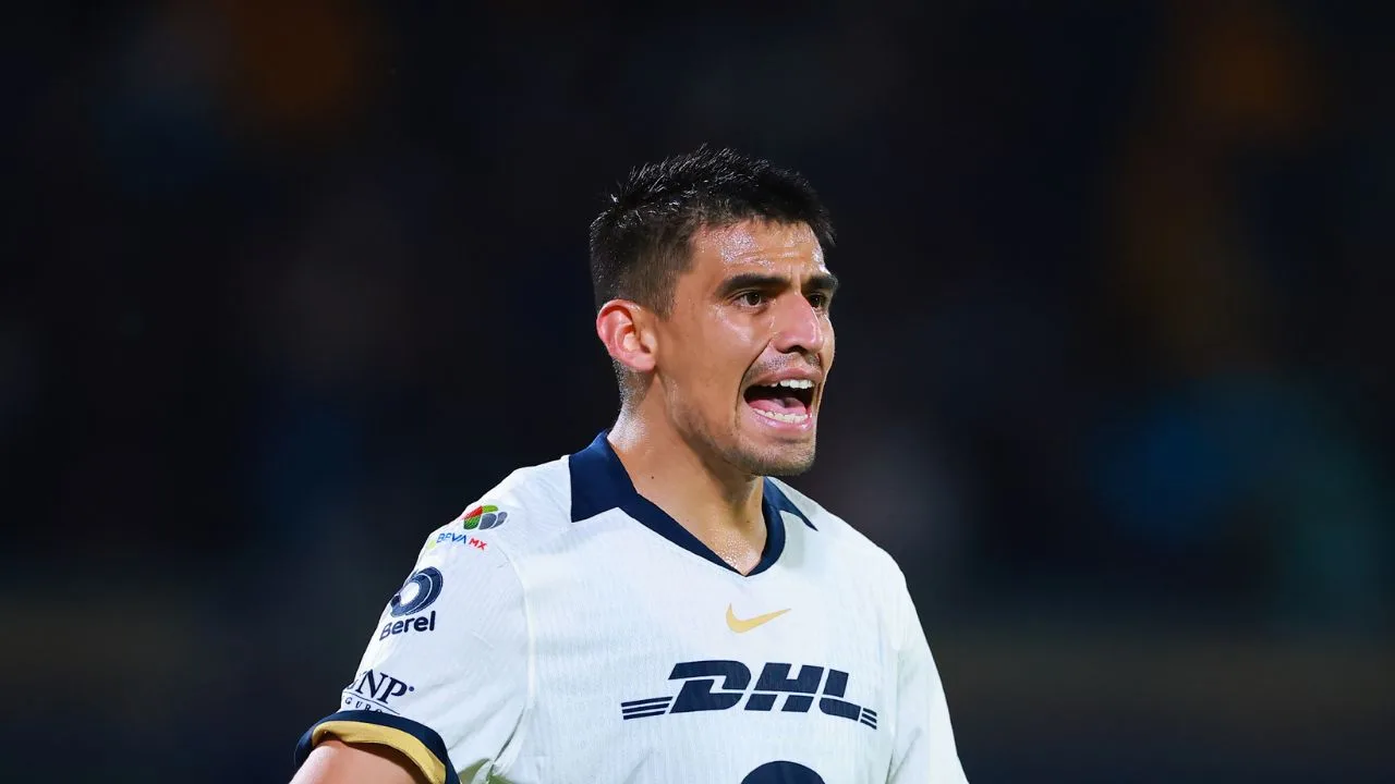 Guillermo Martínez, delantero de Pumas. 