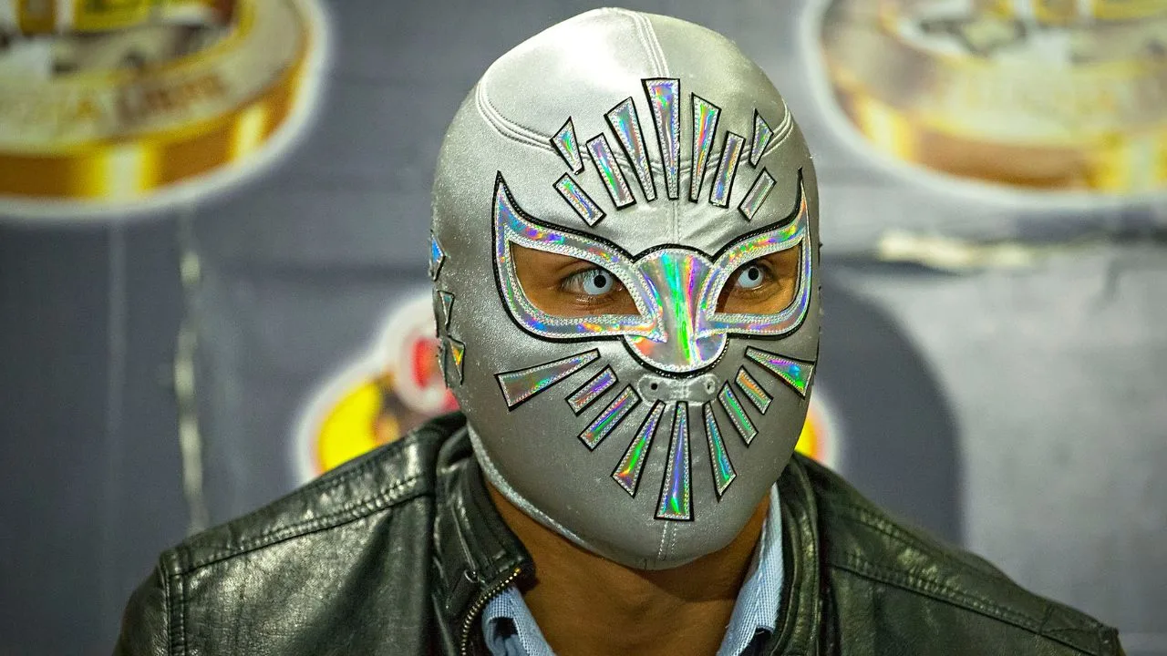 Místico, luchador del CMLL y estrella de la Arena México. 