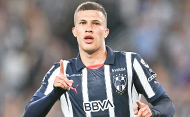 A pocos meses de su partida al fútbol europeo, el colombiano Nelson Deossa se acordó de su ex equipo pero le tiró con todo.