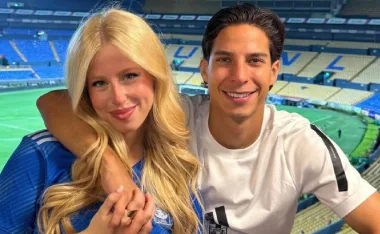 Diego Lainez y Blanca Mauri