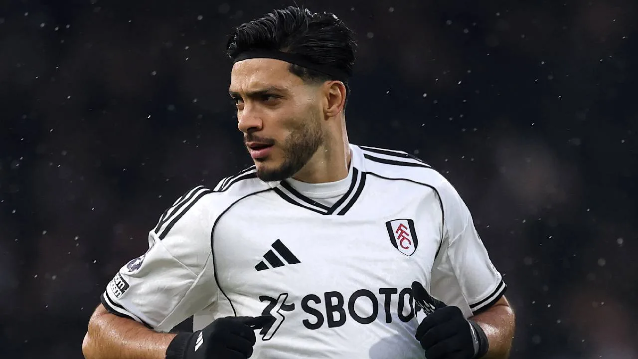 Raúl Jiménez, delantero mexicano.