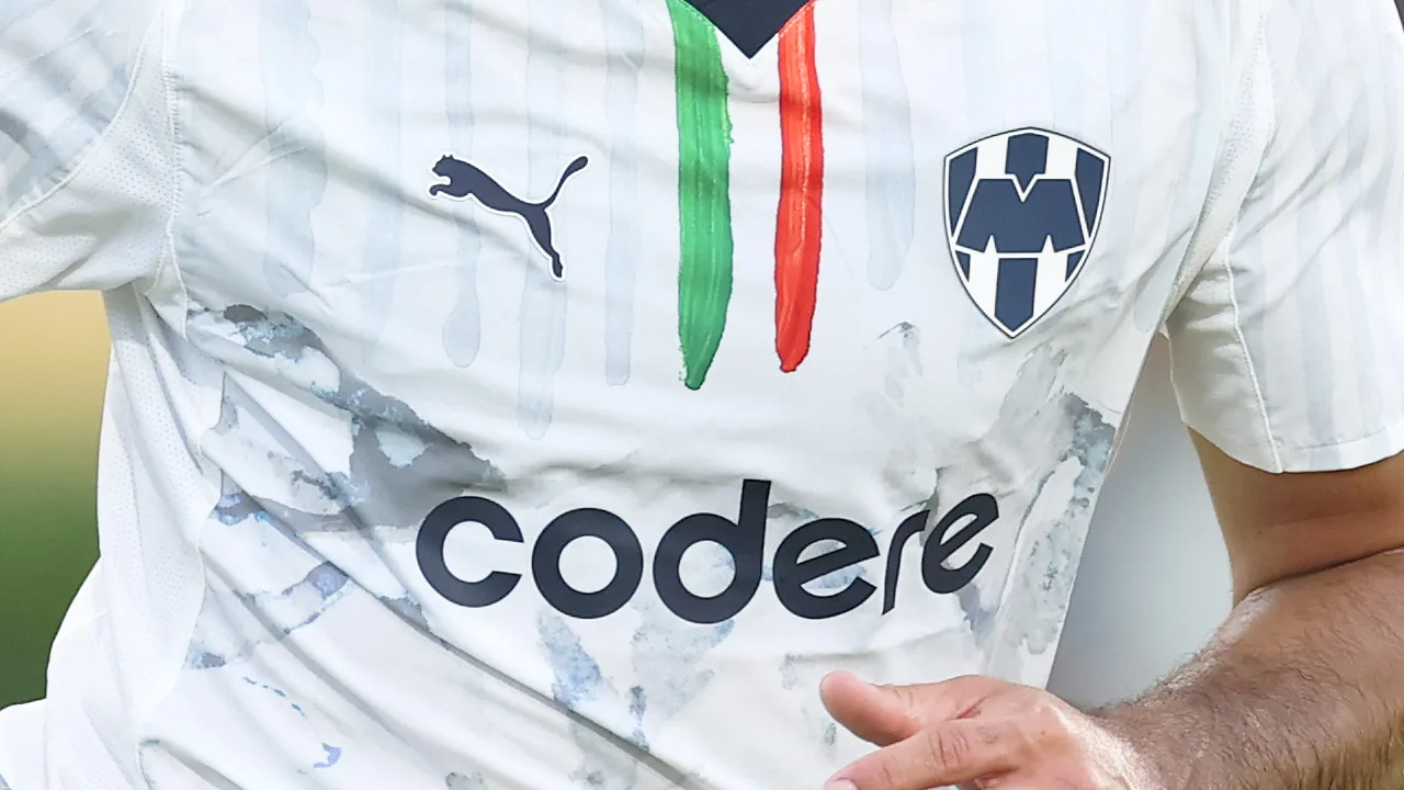 En medio del mercado de invierno, se reveló el futbolista que podría caer en Rayados de Monterrey si pagan una genera suma.