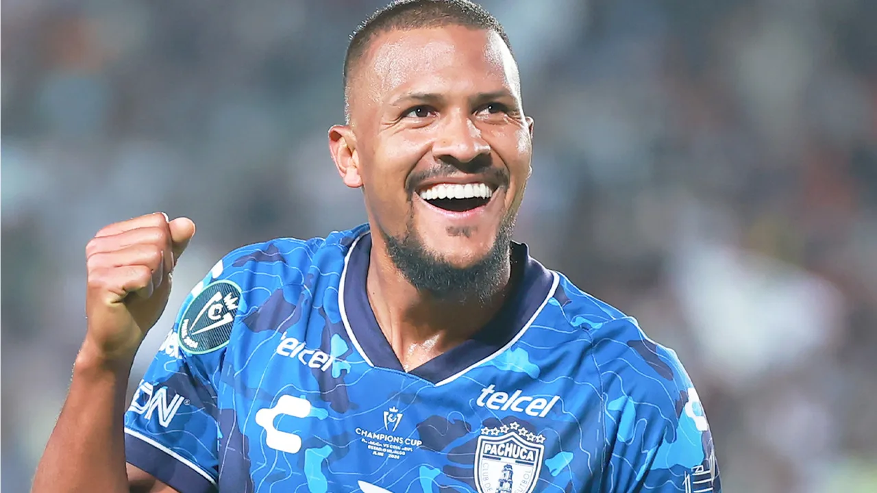 En uno de los movimientos más esperados por la afición, se confirmó que Salomón Rondón jugará en Pachuca en 2026.