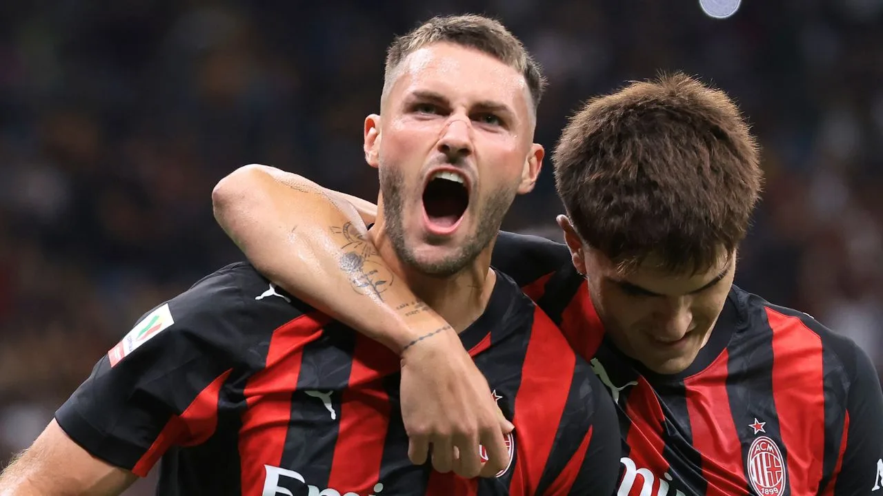 Santiago Gimenez rompe el silencio tras cirugía y lanza advertencia al AC Milan.