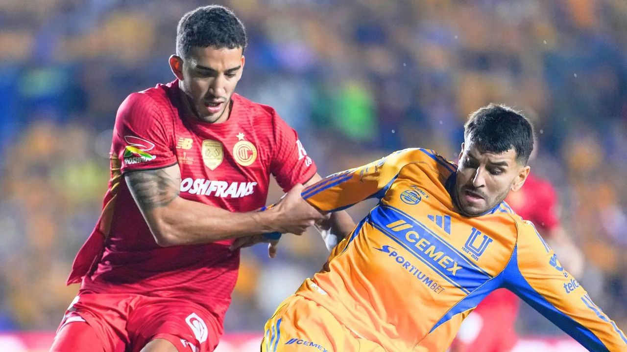 Tigres vs Toluca: El video de la polémica en la final de ida del Apertura 2025, ¿era o no era penal?