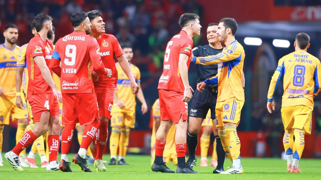 El Toluca vs Tigres terminó con polémica.