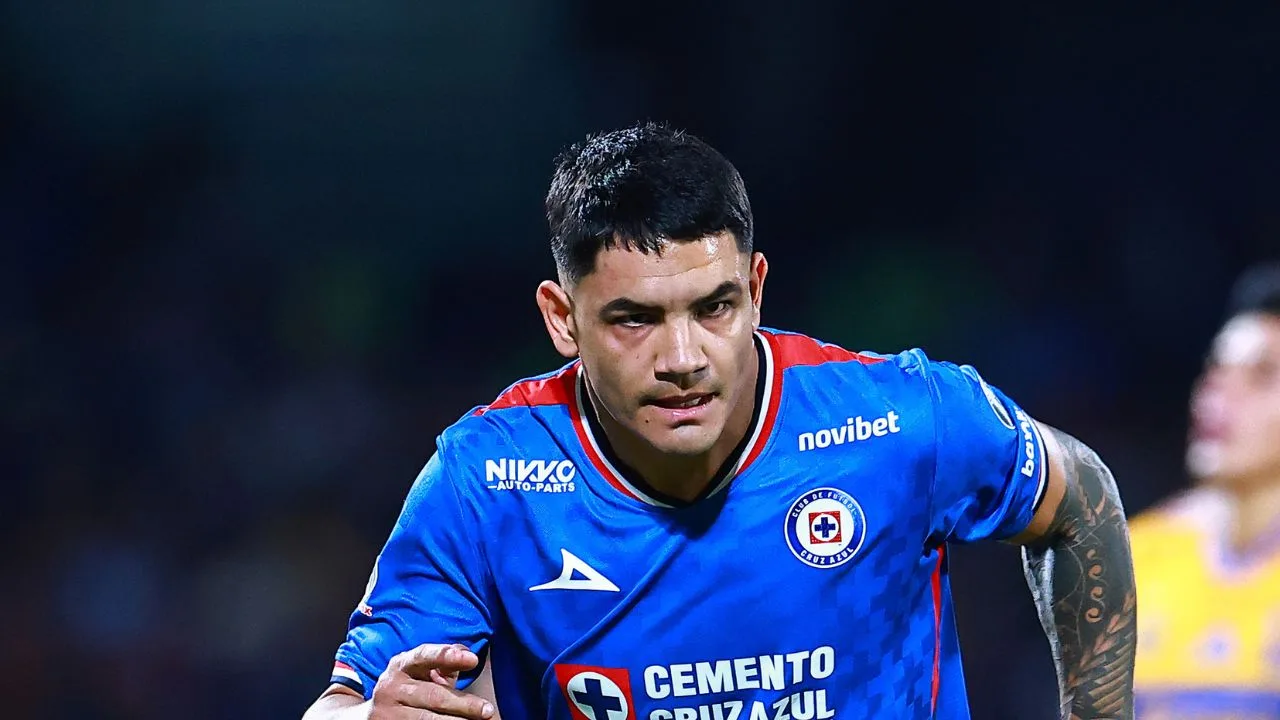 El Toro Fernández, figura de Cruz Azul. 