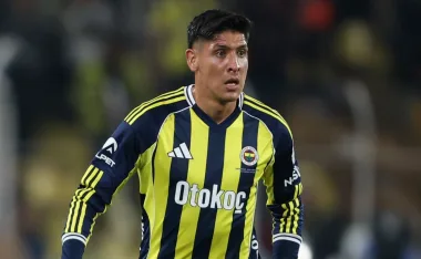Edson Álvarez. Fenerbahce
