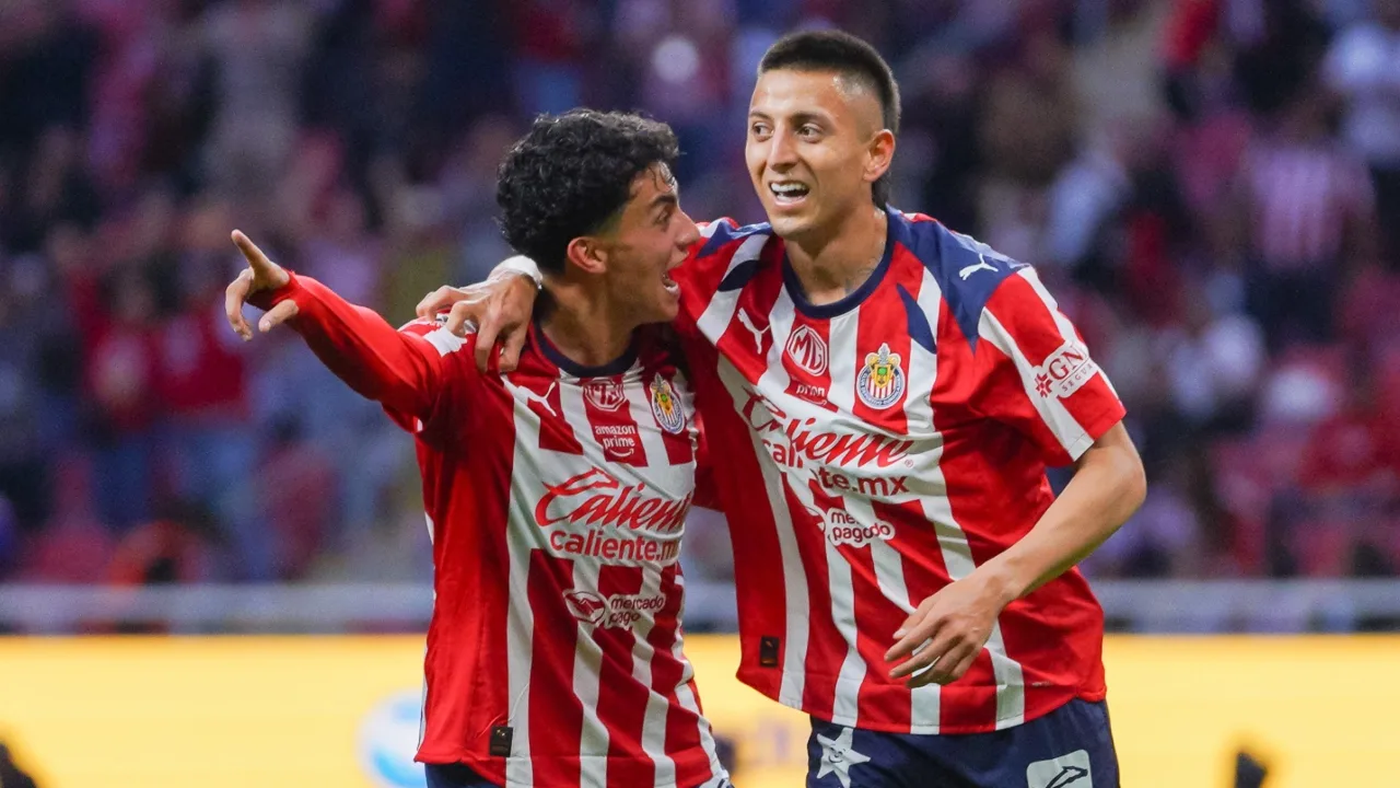 Richard Ledezma y Roberto Alvarado, Chivas vs Gallos Blancos de Querétaro