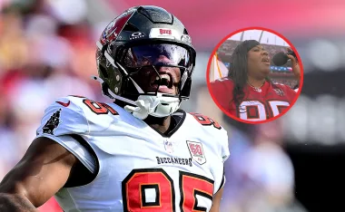 La madre del jugador de los Buccaneers, Elijah Roberts cantó el himno nacional
