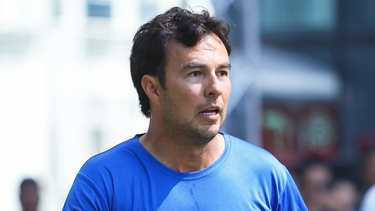 Checo Pérez tendrá nuevo compañero en Cadillac.