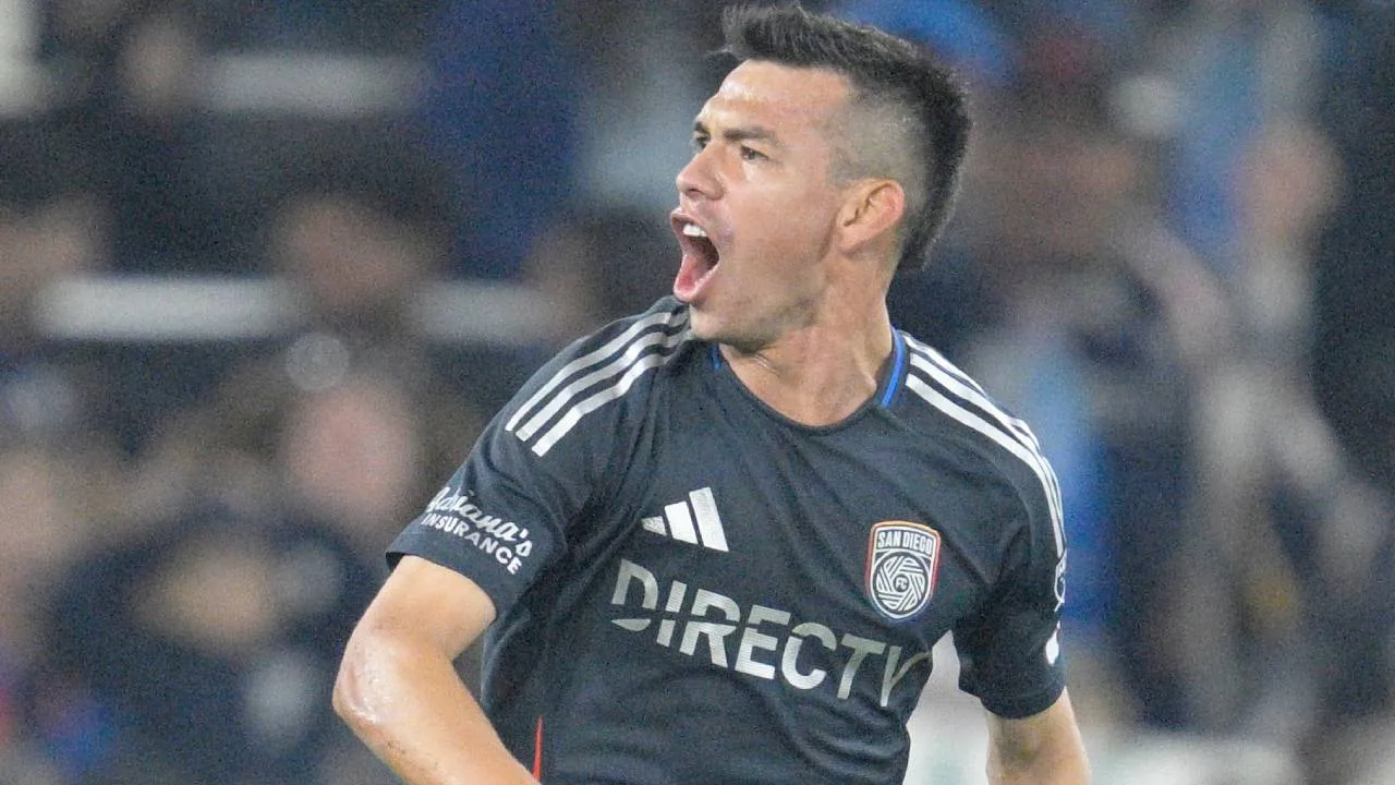 Chucky Lozano negocia con Grupo Pachuca para Liga MX o Europa