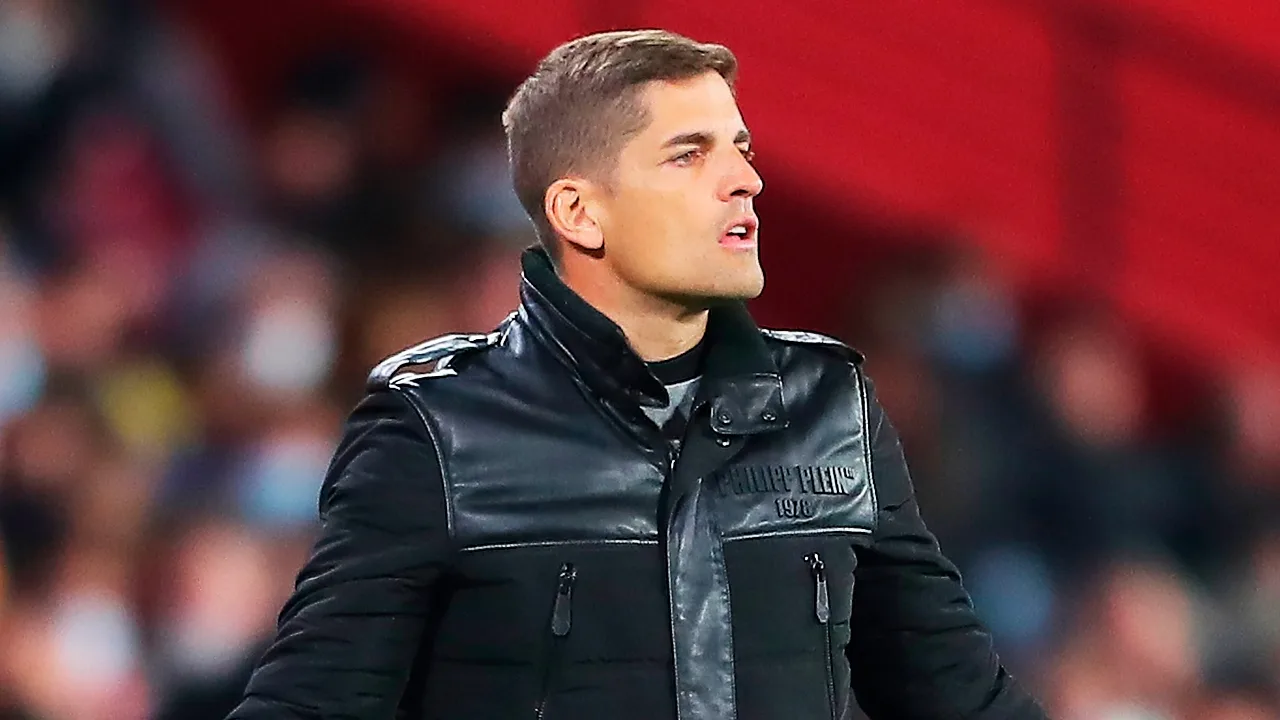 Despiden a entrenador por elegir jugadores con Inteligencia Artificial.